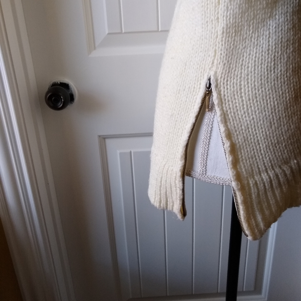 💖Donated💖 Ruby Moon White Turtle Necked Sweater - Picture 4 of 5